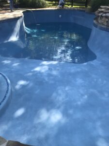 A picture of the quartz shape Midnight blue plaster in pool